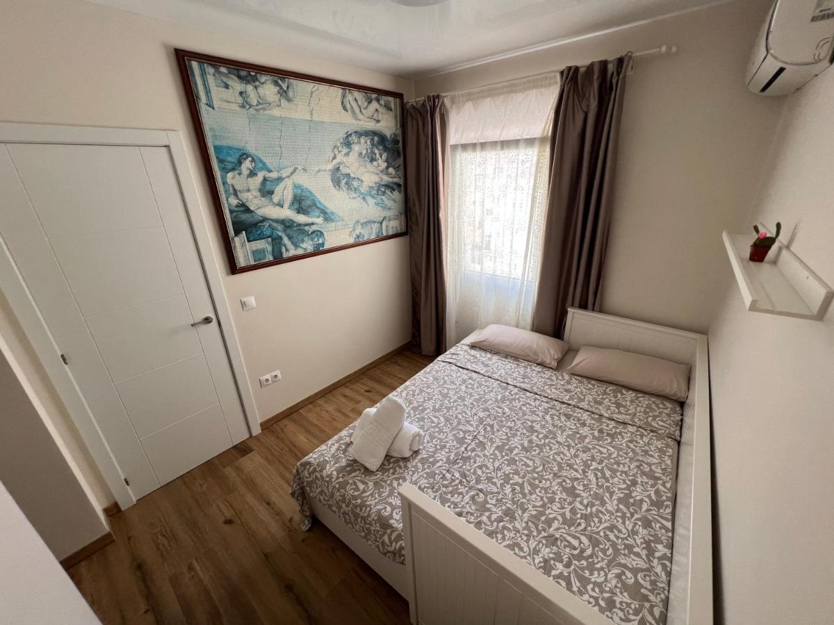 Genuar Apartments Malaga Center. Free Parking Екстериор снимка
