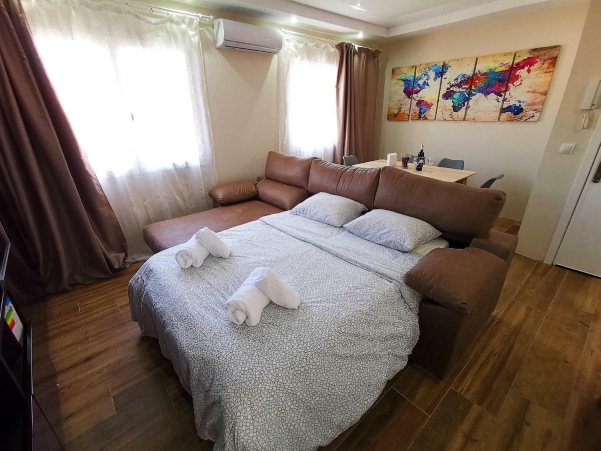 Genuar Apartments Malaga Center. Free Parking Екстериор снимка